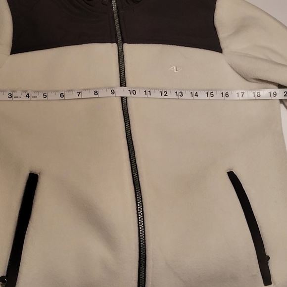 Athletics Work Women's Winter Jacket Size Small Cream and Brown Long Sleeves - Picture 12 of 13